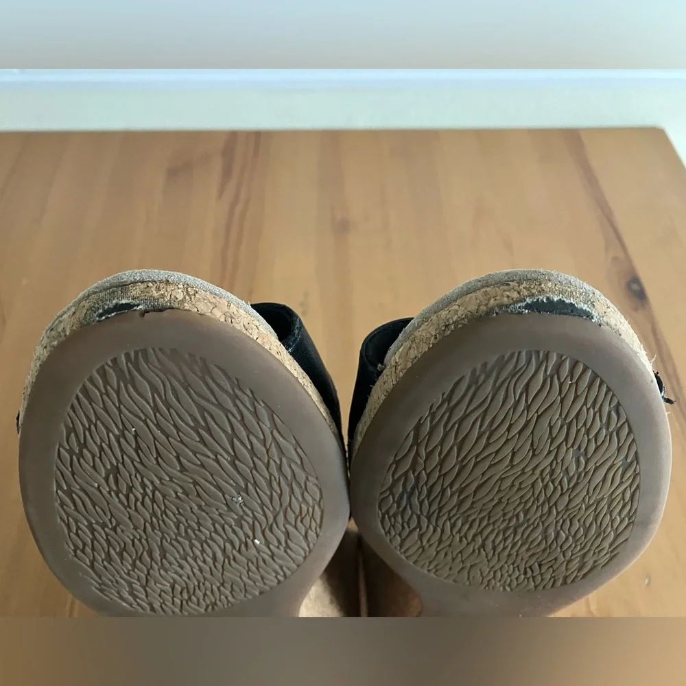 Clarks Collection Lafley Wave Wedge Sandal Woman’s Size 8 Ultimate Comfort Suede - Picture 9 of 9